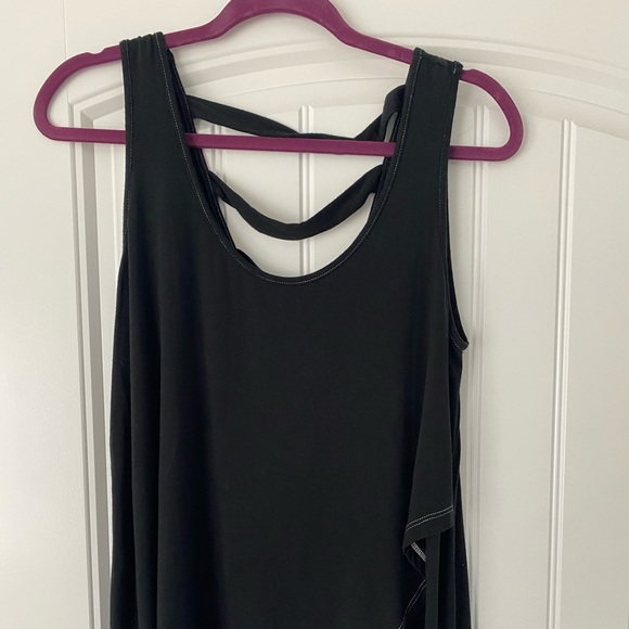 Tank with details! - Picture 2 of 2